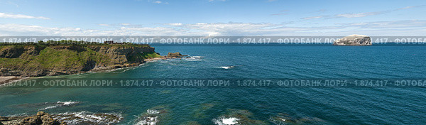 Вид на берег моря со стены замка Танталлон (Шотландия) (2010 год). Стоковое фото, фотограф Борис Иванов / Фотобанк Лори