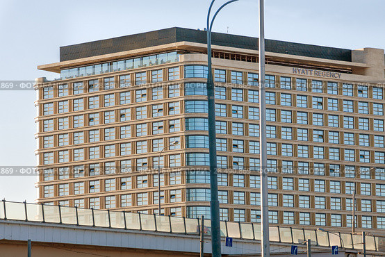 Вид на гостиницу Hyatt Regency Moscow Petrovsky Park. Москва, Лениградский проспект, 36 строение 33 (2018 год). Редакционное фото, фотограф Наталья Николаева / Фотобанк Лори