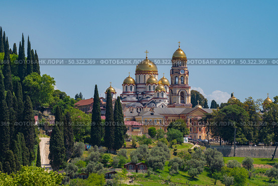 Вид на Новоафонский монастырь солнечным майским днем. Абхазия. Стоковое фото, фотограф Виктор Карасев / Фотобанк Лори