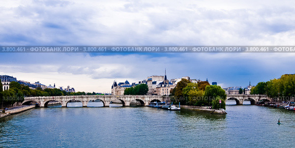 Вид на острова Мэн-де-ла Ситэ, Париж, Франция (2010 год). Стоковое фото, фотограф Валерия Лузина / Фотобанк Лори