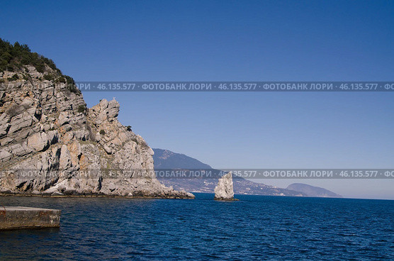 Вид на скалу Парус и Медведь-гору (Гурзуф, Крым) (2017 год). Стоковое фото, фотограф Snezka / Фотобанк Лори