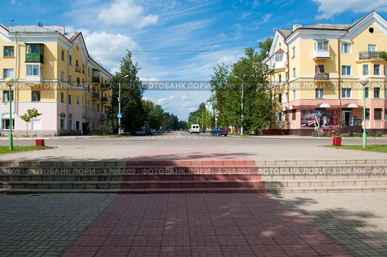 Вид на улицу Ленина, город Сафоново, Смоленская область (2012 год). Редакционное фото, фотограф Вячеслав Палес / Фотобанк Лори