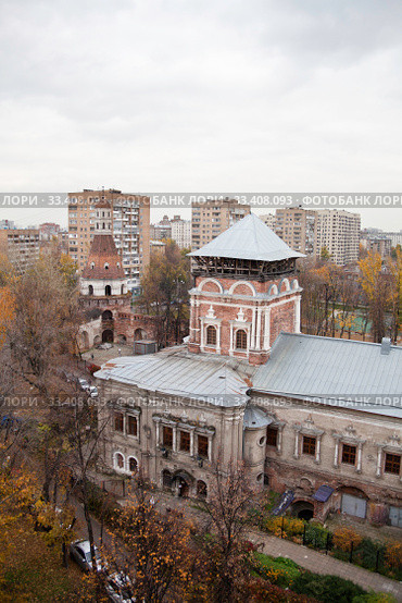 Вид на внутренний двор Симоновского монастыря. Москва (2018 год). Стоковое фото, фотограф Victoria Demidova / Фотобанк Лори
