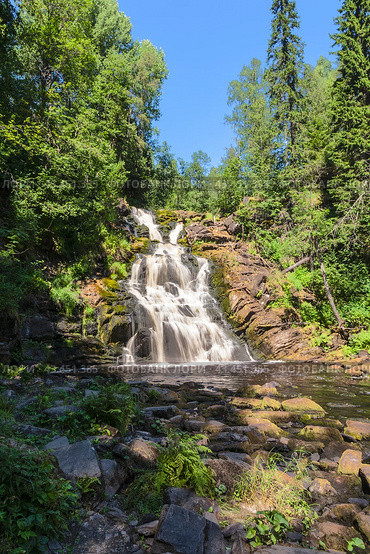 Вид на водопад Юканкоски (Белые мосты) на реке Кулисмайоки. Республика Карелия, Россия. Стоковое фото, фотограф Наталья Волкова / Фотобанк Лори