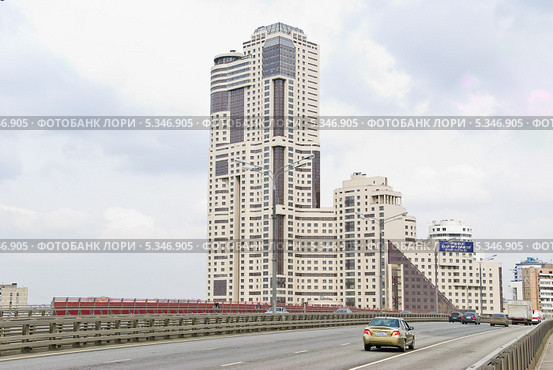 Вид на жилой комплекс "Континенталь" с Живописного моста (2012 год). Редакционное фото, фотограф Алёшина Оксана / Фотобанк Лори