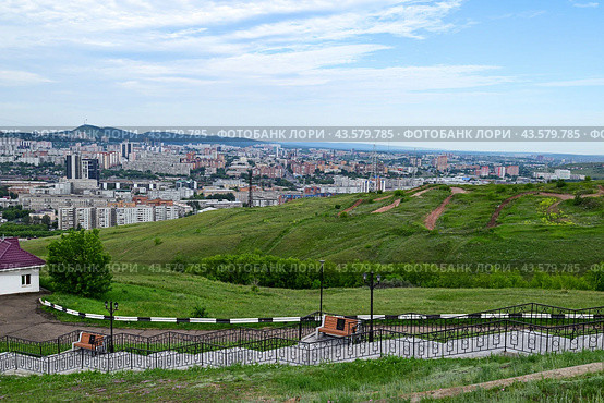 Вид с Караульной горы на город Красноярск (2024 год). Стоковое фото, фотограф Александр Тараканов / Фотобанк Лори