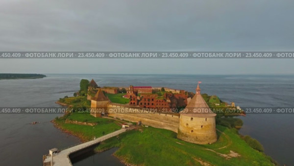 Вид с воздуха на крепость Орешек, Россия (2016 год). Стоковое видео, видеограф Михаил Коханчиков / Фотобанк Лори