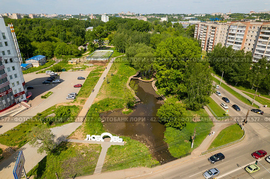 Вид с высоты на Уткин парк в городе Кирове (аэросъемка 2023 года) Редакционное фото, фотограф Владислав Самошкин / Фотобанк Лори
