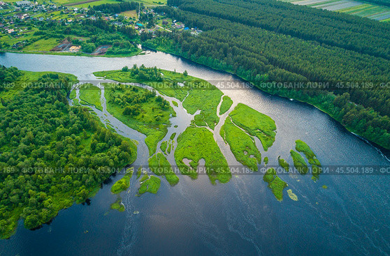 Вид сверху на разлив реки Шуя. Лето. Карелия. Стоковое фото, фотограф Сергей Цепек / Фотобанк Лори