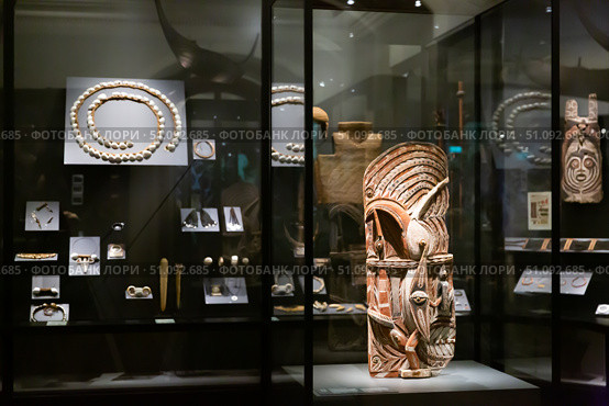 VIENNA, AUSTRIA - JANUARY 29, 2022: Exposition in the Vienna World Museum. Стоковое фото, фотограф Яков Филимонов / Фотобанк Лори