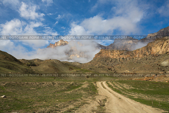 View of Cherek gorge in the Caucasus mountains. Стоковое фото, фотограф Юлия Белоусова / Фотобанк Лори