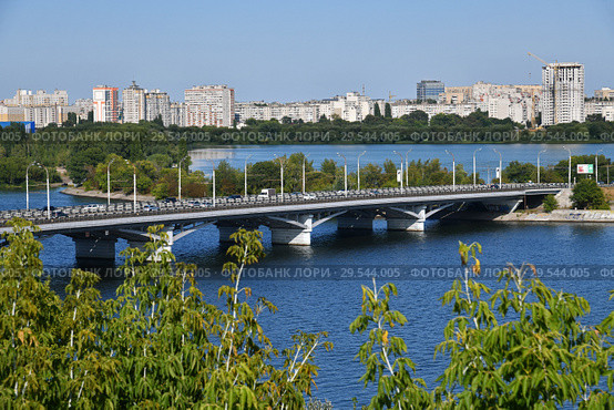 View of Chernavsky Bridge over River in Voronezh, Russia (2018 год). Стоковое фото, фотограф Володина Ольга / Фотобанк Лори