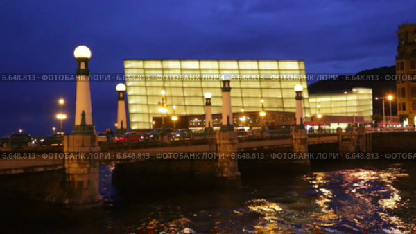 View of Sant Sebastian, Spain. Zurriola bridge over Urumea river and Kursaal Congress Centre in evening (2014 год). Стоковое видео, видеограф Яков Филимонов / Фотобанк Лори