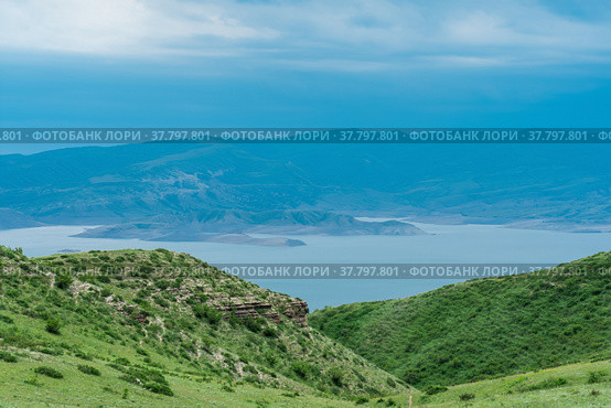 View of the alpine Chirkey reservoir on the Sulak river in the Сaucasus. Стоковое фото, фотограф Евгений Харитонов / Фотобанк Лори