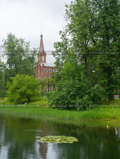 View of the Lutheran Church of the Resurrection of Christ in Tsarskoye Selo. Редакционное фото, фотограф Мария Паина / Фотобанк Лори