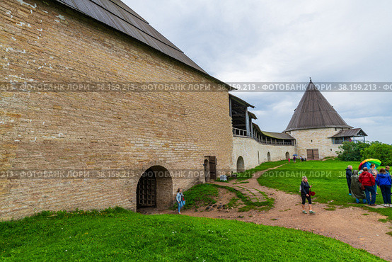 View of the Old Ladoga Fortress from the inside (2021 год). Редакционное фото, фотограф Михаил Аккуратoв / Фотобанк Лори