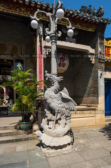 View of the Quang Dong Temple in Hoi An, Vietnam (2020 год). Редакционное фото, фотограф Юлия Белоусова / Фотобанк Лори