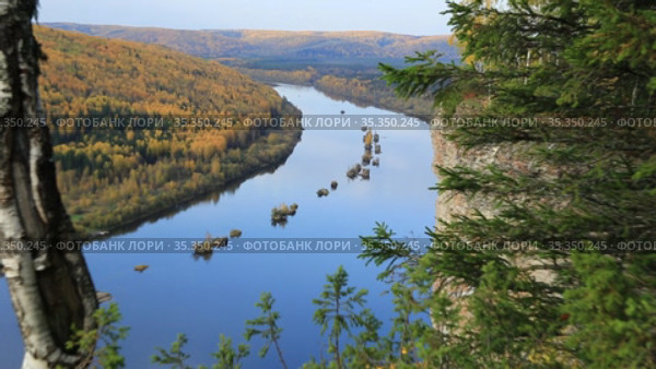 View of the Vishera river from the Vetlan cliff. Perm Krai. Russia. Стоковое видео, видеограф Евгений Ткачёв / Фотобанк Лори