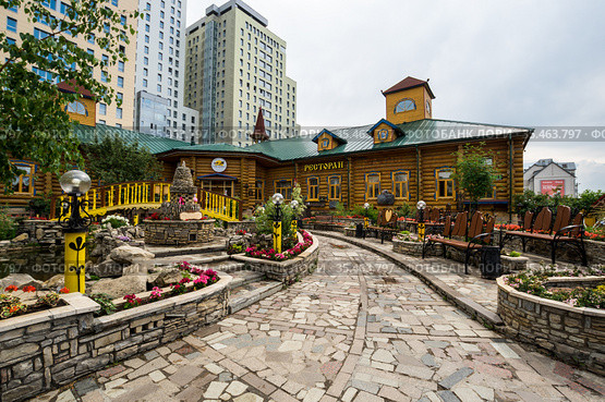 View of Tugan Avylym Restaurant Village in Kazan (2018 год). Редакционное фото, фотограф Юлия Белоусова / Фотобанк Лори