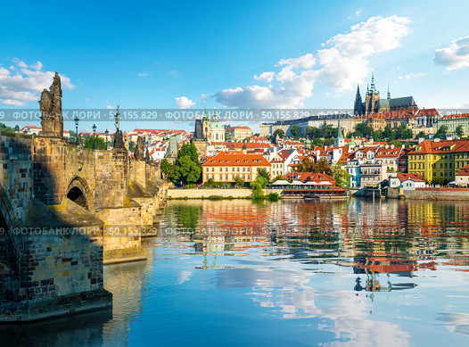 View on Old city and St Vitus Cathedral in Prague. Стоковое фото, агентство Ingram Publishing / Фотобанк Лори