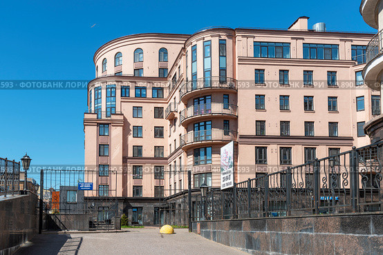 Виленский переулок. Корпуса жилого комплекса "Парадный квартал". Санкт-Петербург (2023 год). Редакционное фото, фотограф Александр Щепин / Фотобанк Лори