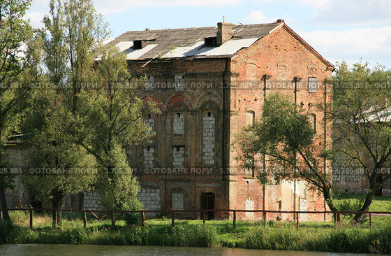 Винокурня со спиртзаводом, Лошица, Минск, Беларусь (2012 год). Стоковое фото, фотограф Марина Шатерова / Фотобанк Лори