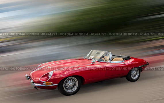 Vintage car 1967 Jaguar E Type Series 4.2  Roadster. Стоковое фото, фотограф Iva Noel / Фотобанк Лори
