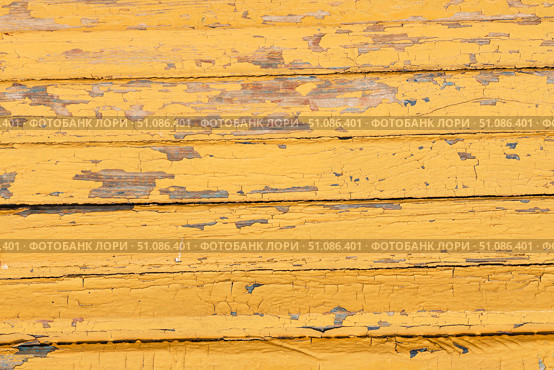 Vintage wood background with peeling  yellow  paint. Стоковое фото, фотограф Александр Собко / Фотобанк Лори