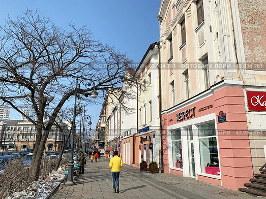 Владивосток, улица Светланская, дом 17. Бывший доходный дом Катчана весной 2020 года. Редакционное фото, фотограф Овчинникова Ирина / Фотобанк Лори