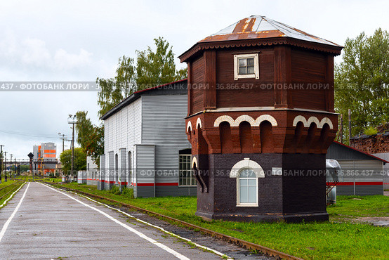 Водокачка на железнодорожной станции Боровичи. Новгородская область (2021 год). Стоковое фото, фотограф Александр Щепин / Фотобанк Лори