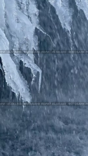 Водопад (дамба, плотина) на реке Старая Кенка Удмуртия. Стоковое видео, видеограф Оксана Шведкова / Фотобанк Лори