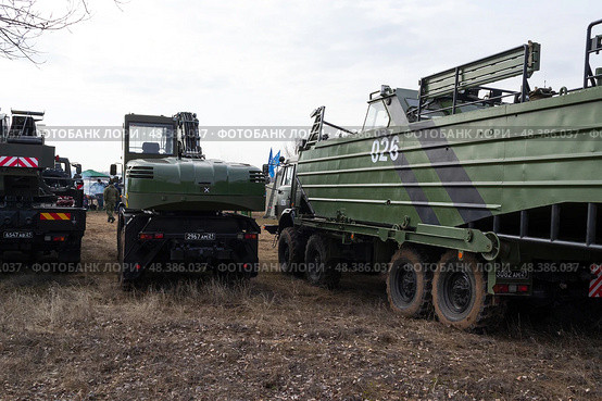 Военная техника инженерных войск в Волжском парке, Волгоградская область, Волжский, Россия (2020 год). Редакционное фото, фотограф Андрей Цыганков / Фотобанк Лори