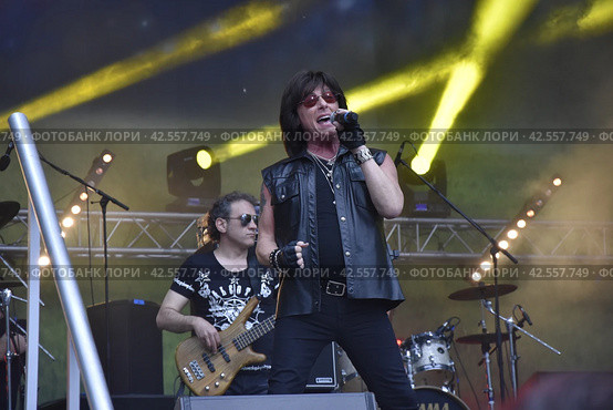 Вокалист группы Deep Purple Joe Lynn Turner на концерте Арт-футбол в Москве (2017 год). Редакционное фото, фотограф Наталья Филатова / Фотобанк Лори