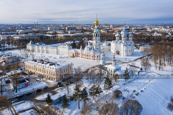 Вологда зимой. Вид с воздуха на исторический центр и кремль. Vologda in winter. Aerial view of the historical center and the Kremlin (2022 год). Стоковое фото, фотограф Евгений Романов / Фотобанк Лори