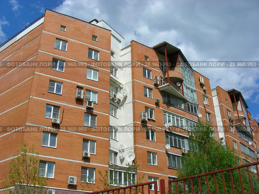 Восьмиэтажный девятиподъездный монолитный жилой дом (построен в 2003 году по индивидуальному проекту). Улица Коштоянца, 6 корпус 1. Район Проспект Вернадского. Город Москва (2015 год). Стоковое фото, фотограф lana1501 / Фотобанк Лори