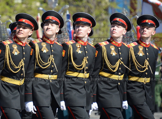Воспитанники Тверского (Калининского) военного суворовского училища на генеральной репетиция парада на Красной площади в честь Дня Победы (2017 год). Редакционное фото, фотограф Free Wind / Фотобанк Лори