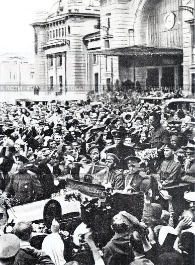 Встреча А.Ф. Керенского на Александровском вокзале. Москва, 26 мая 1917 года. Редакционное фото, фотограф Сергей Елизарьев / Фотобанк Лори