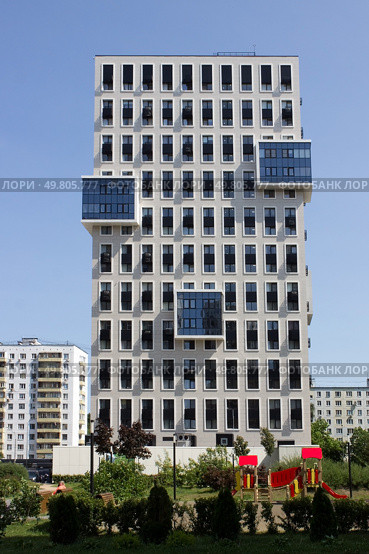 Второй корпус жилого комплекса "Нормандия" (Тайнинская, 9, к. 2). Москва, Лосиноостровский район. Редакционное фото, фотограф Елена Орлова / Фотобанк Лори