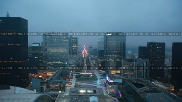 Высокие дома в Париже (2011 год). Стоковое видео, видеограф Losevsky Pavel / Фотобанк Лори