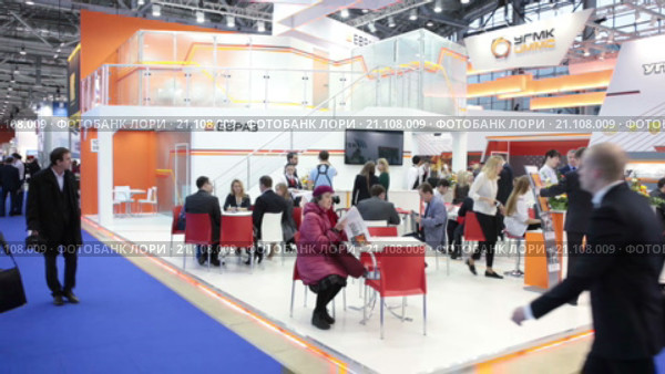 Выставочные площади металлургического холдинга Евраз на выставке Металл-Экспо 2015, ВДНХ, Москва (2016 год). Редакционное видео, видеограф Кекяляйнен Андрей / Фотобанк Лори