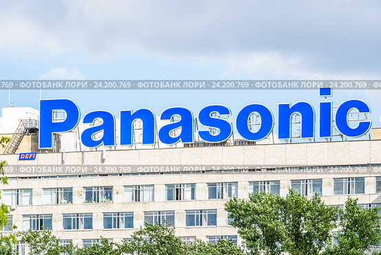 Вывеска "Panasonic" в Москве на главном корпусе НИТУ МИСиС (2012 год). Редакционное фото, фотограф Алёшина Оксана / Фотобанк Лори