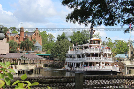 Walt Disney World Magic Kingdom in Orlando, Florida (2014 год). Редакционное фото, фотограф Екатерина Каляева / Фотобанк Лори