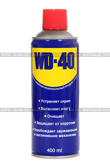 Water-displacing spray WD-40 (2021 год). Редакционное фото, фотограф Art Konovalov / Фотобанк Лори