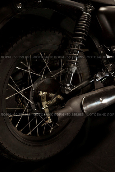 wheels cafe racer style motorbike. Стоковое фото, агентство Ingram Publishing / Фотобанк Лори