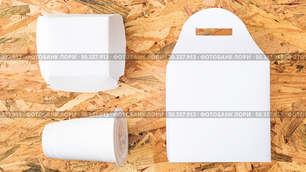 white takeaway food wooden textured backdrop. Стоковое фото, агентство Ingram Publishing / Фотобанк Лори