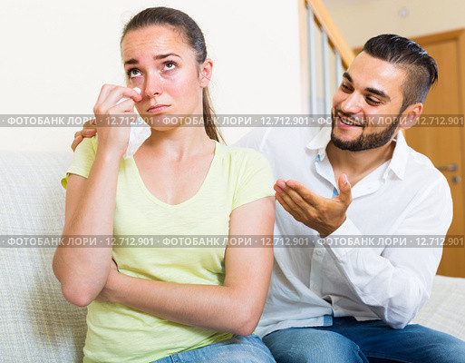 wife listening husband. Стоковое фото, фотограф Яков Филимонов / Фотобанк Лори