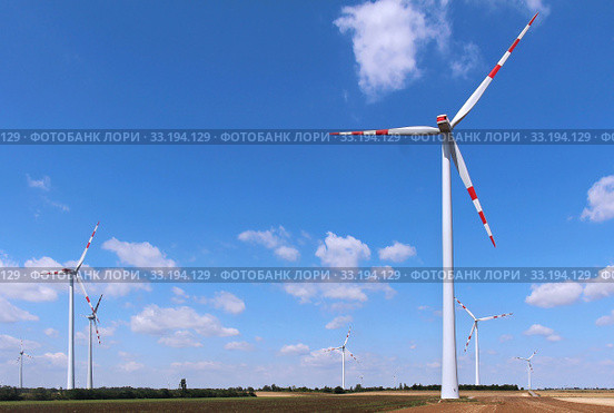 Windmill farm. Стоковое фото, фотограф Tatjana Urosevic / PantherMedia / Фотобанк Лори
