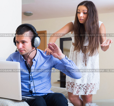 Woman suspecting spouse spending money. Стоковое фото, фотограф Яков Филимонов / Фотобанк Лори