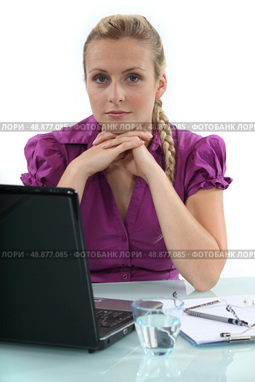 Woman working on her laptop. Стоковое фото, агентство Ingram Publishing / Фотобанк Лори