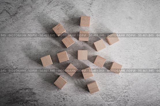 Wooden blocks, used for domino games, Arranged in a circle. Стоковое фото, агентство Ingram Publishing / Фотобанк Лори